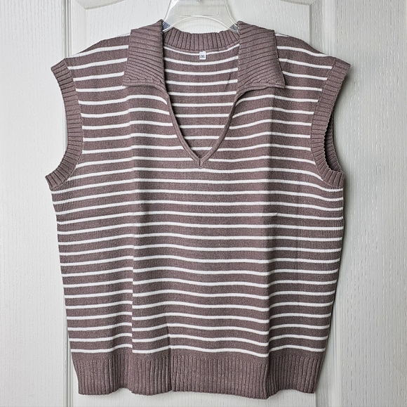 Women's V-Neck Cap Sleeve Oversized Collared Sleeveless Striped Sweater Vest - Picture 2 of 5